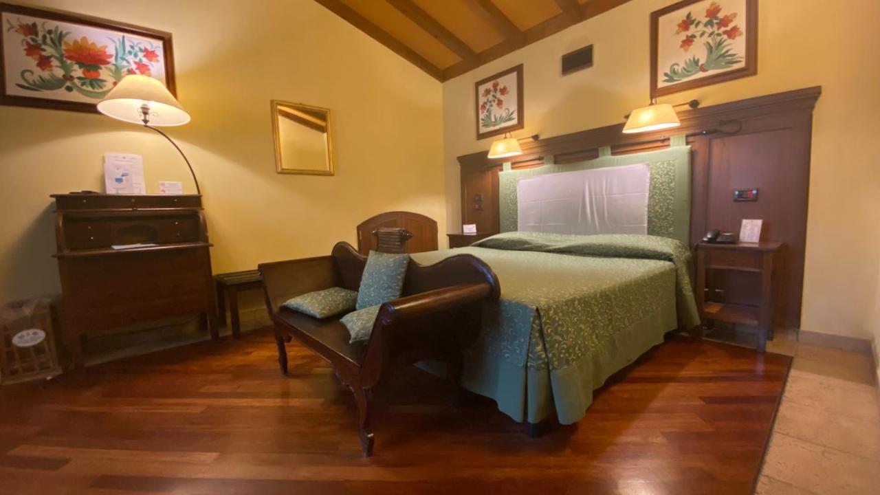 Relais Abbazia Santa Anastasia Resort & Winery Кастельбуоно Екстер'єр фото