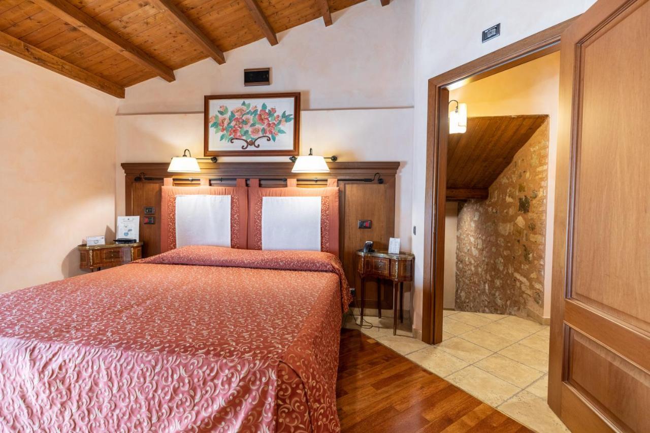 Relais Abbazia Santa Anastasia Resort & Winery Кастельбуоно Екстер'єр фото