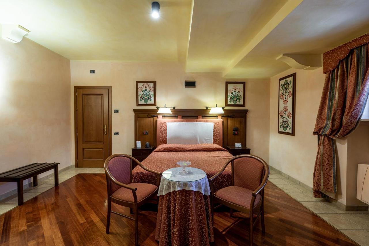 Relais Abbazia Santa Anastasia Resort & Winery Кастельбуоно Екстер'єр фото