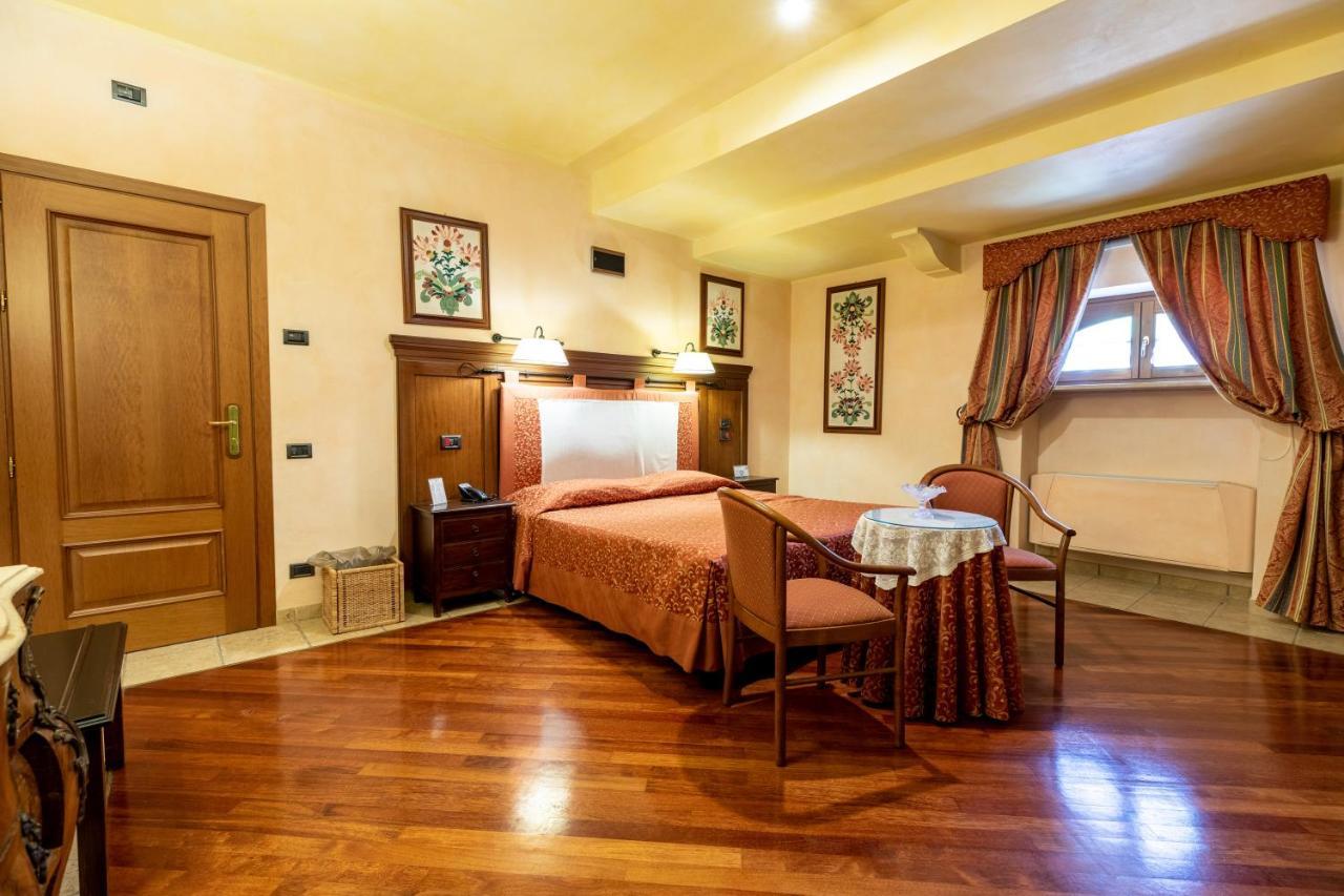 Relais Abbazia Santa Anastasia Resort & Winery Кастельбуоно Екстер'єр фото