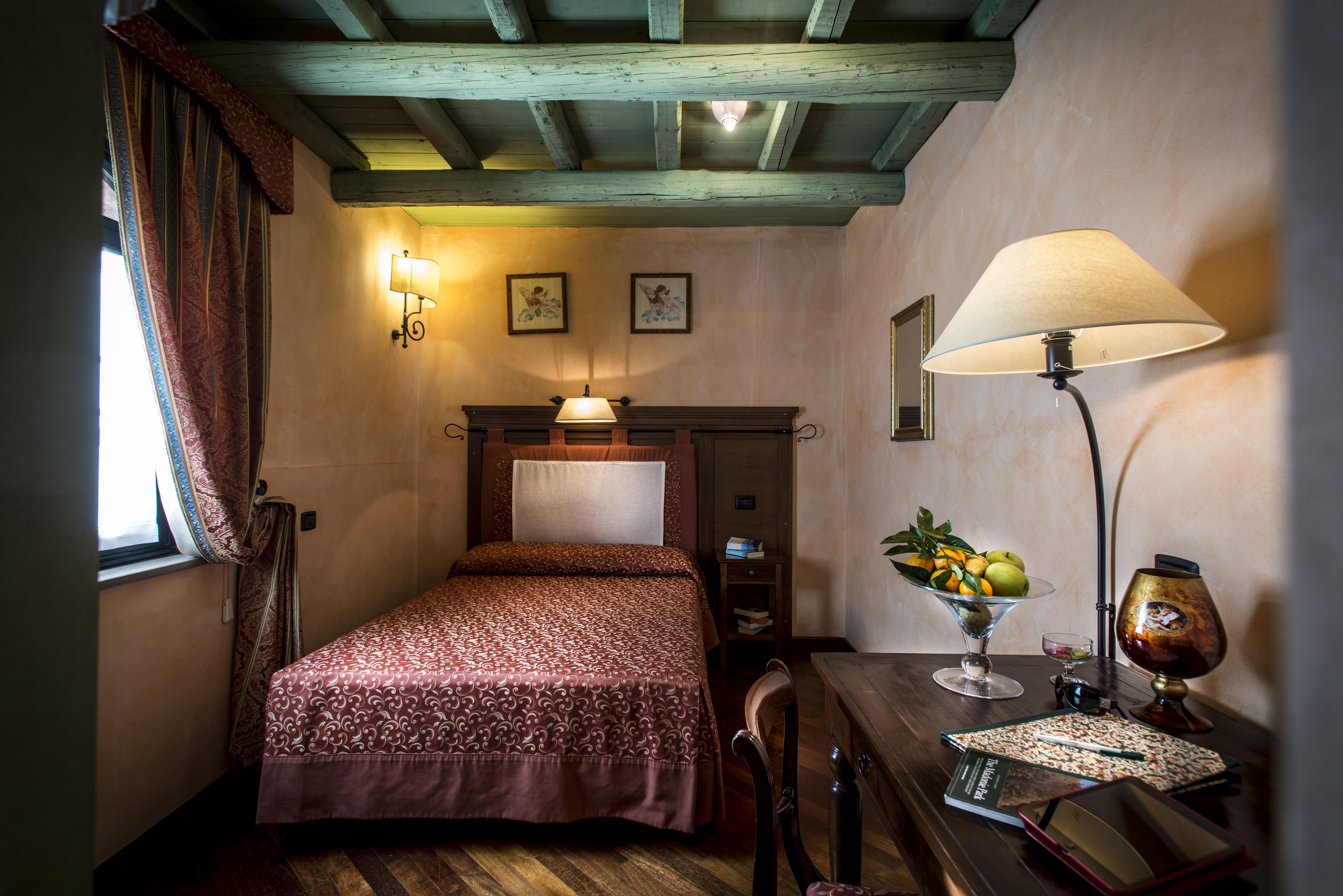 Relais Abbazia Santa Anastasia Resort & Winery Кастельбуоно Екстер'єр фото
