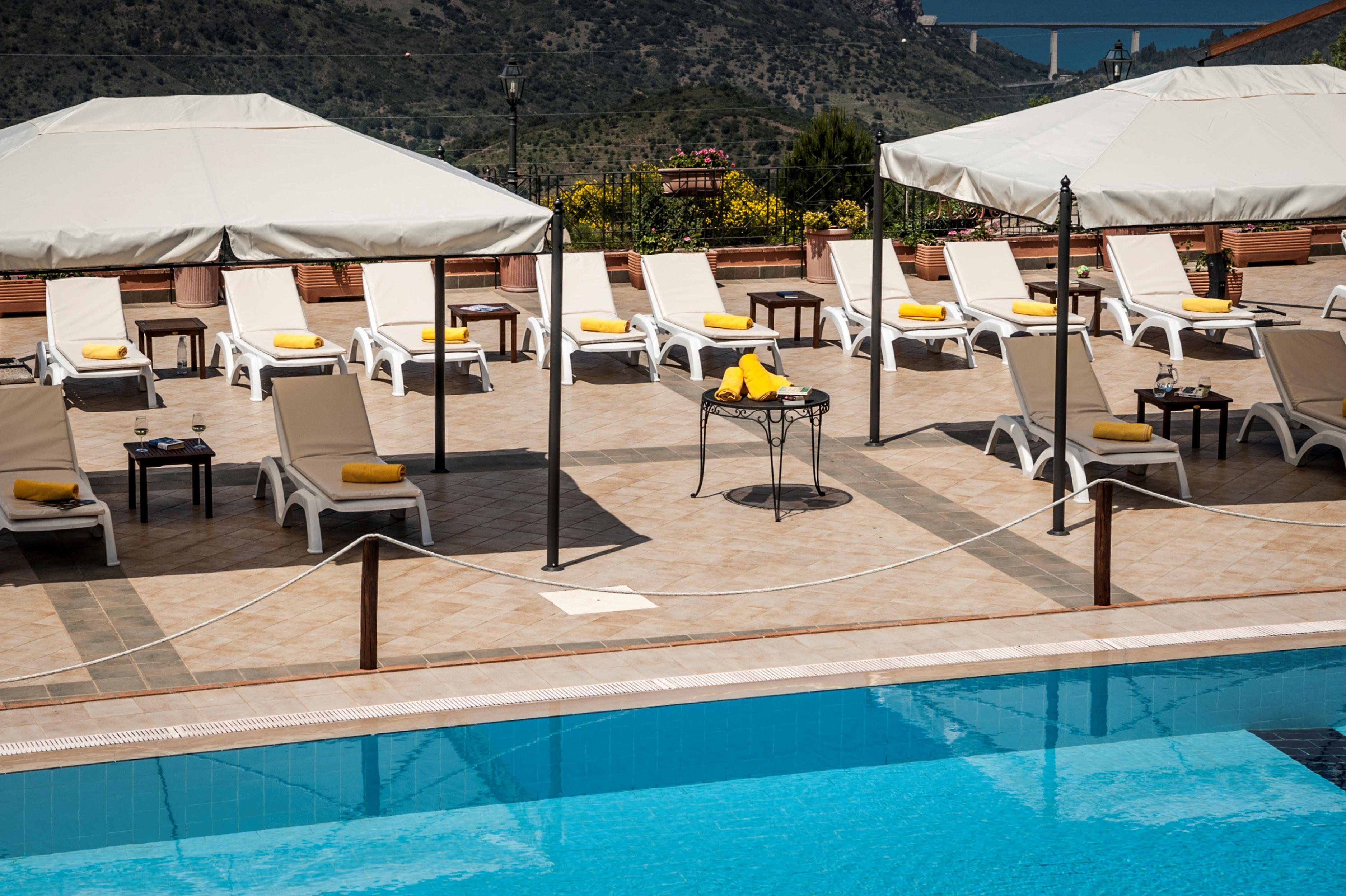 Relais Abbazia Santa Anastasia Resort & Winery Кастельбуоно Екстер'єр фото