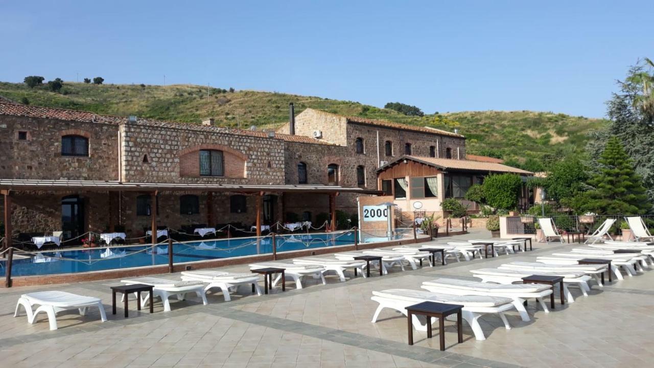 Relais Abbazia Santa Anastasia Resort & Winery Кастельбуоно Екстер'єр фото